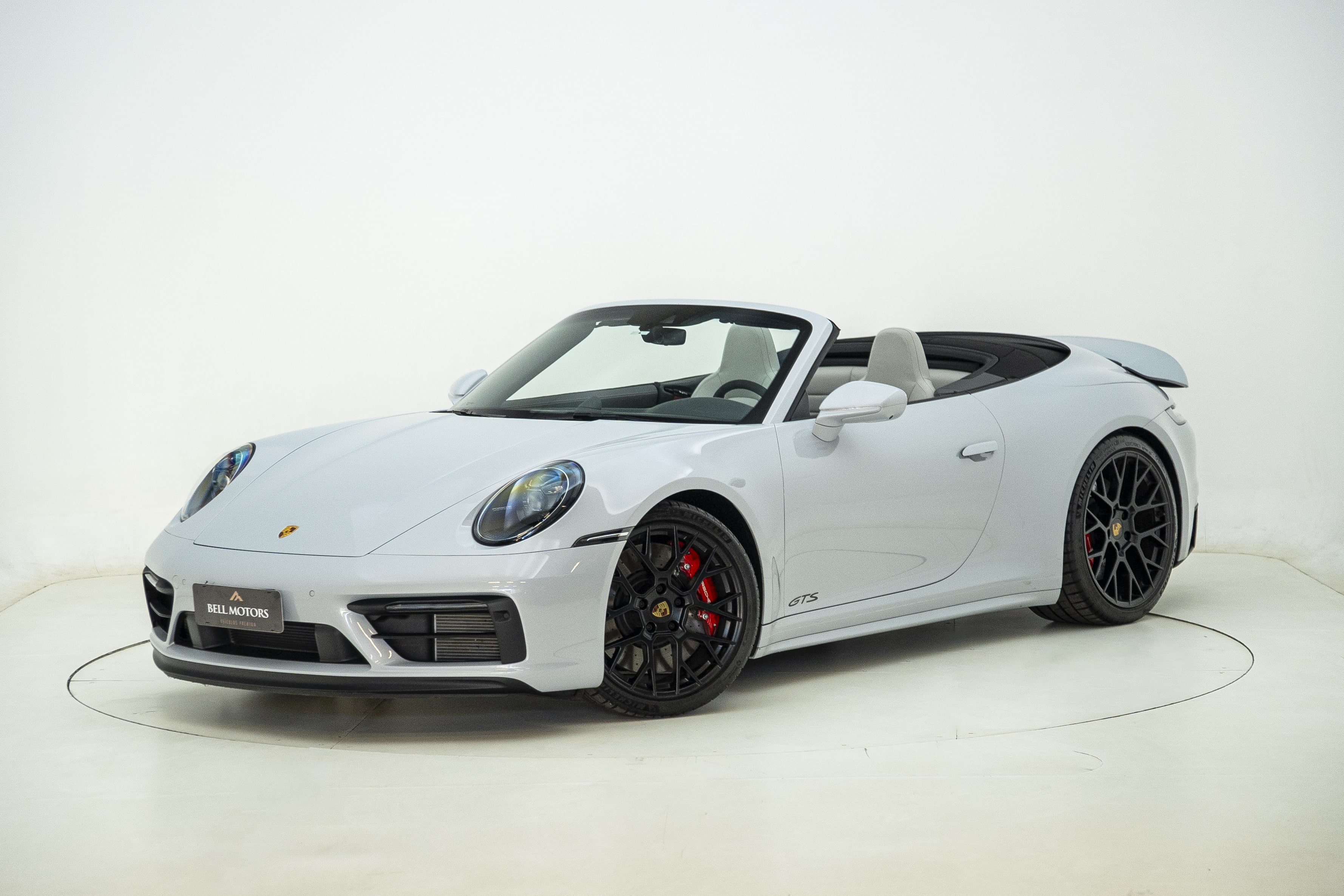 Porsche 911 Carrera 4 GTS - Branco Gelo-09-min