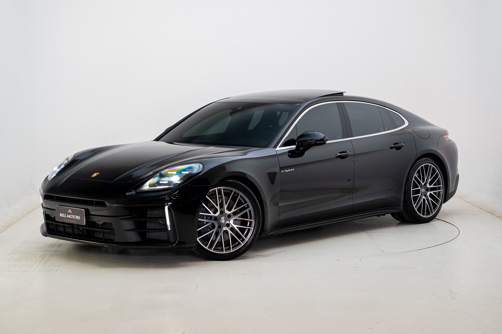 Porsche Panamera 4 - Preto-70-min